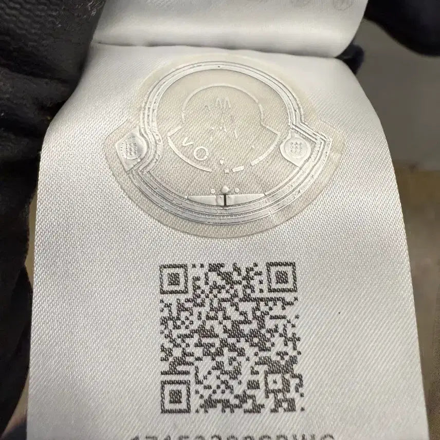 [BUNJANG] Moncler Logo Polo Shirt Black L / 몽클레어 정품 로고 폴로 셔츠 블랙 L