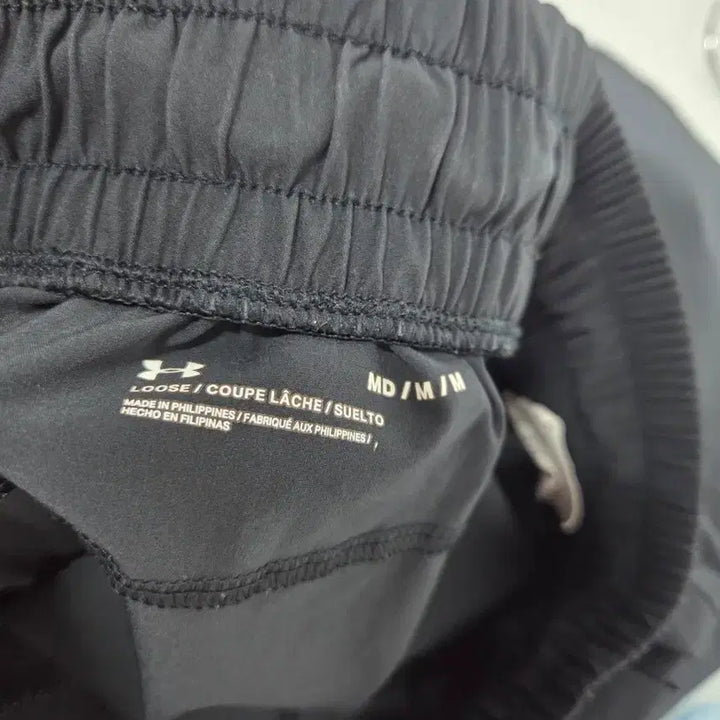 [SOLD OUT] 언더아머 블랙 카고 반바지 M