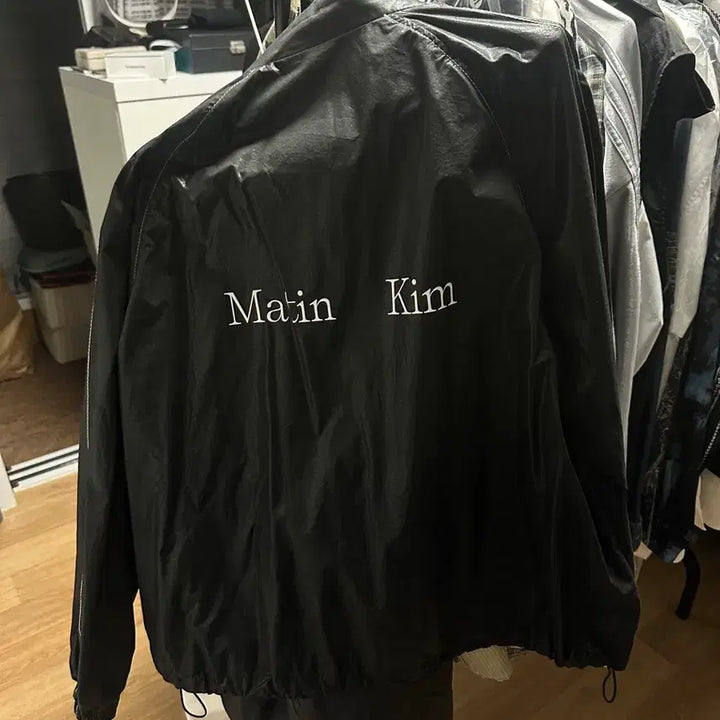 [BUNJANG] Matinkim Logo Coated Black Pants / 마뗑킴 로고 코팅 블랙
