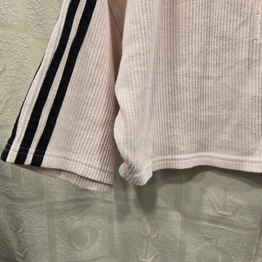 [BUNJANG] Adidas Waffle Crop Hoodie Beige (M) / 아디다스 와플 크롭 후드티 베이지 M(66)