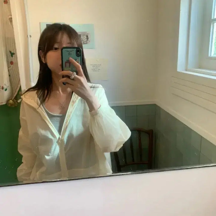 [BUNJANG] Prism Oversized Hooded Windbreaker Jacket - Cream / 프리즘 오버핏 후드 바람막이 cream색