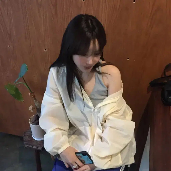 [BUNJANG] Prism Oversized Hooded Windbreaker Jacket - Cream / 프리즘 오버핏 후드 바람막이 cream색