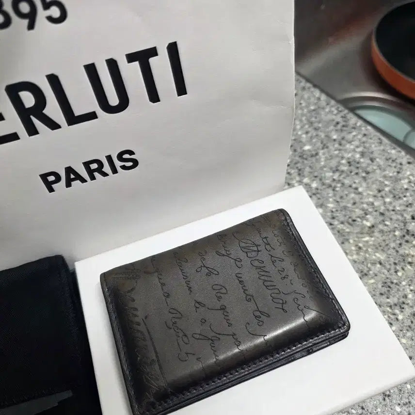 [SOLD OUT] 벨루티 가죽 카드지갑(명함지갑)