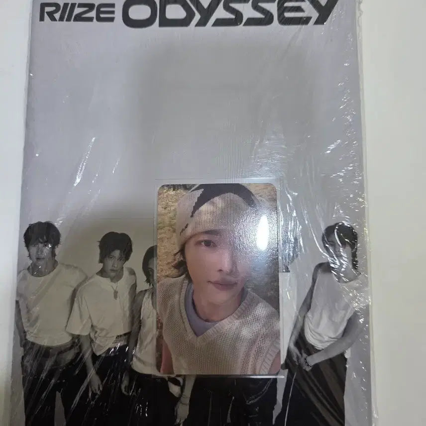[BUNJANG] RIIZE Odyssey Album + Amazon Sungchan POB Photocard / RIIZE 라이즈 Odyssey 앨범 + 아마존 성찬 포카