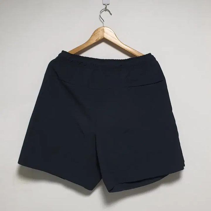 [SOLD OUT] 나이키 신형 블랙로고 드라이핏 기능성 반바지 XL사이즈