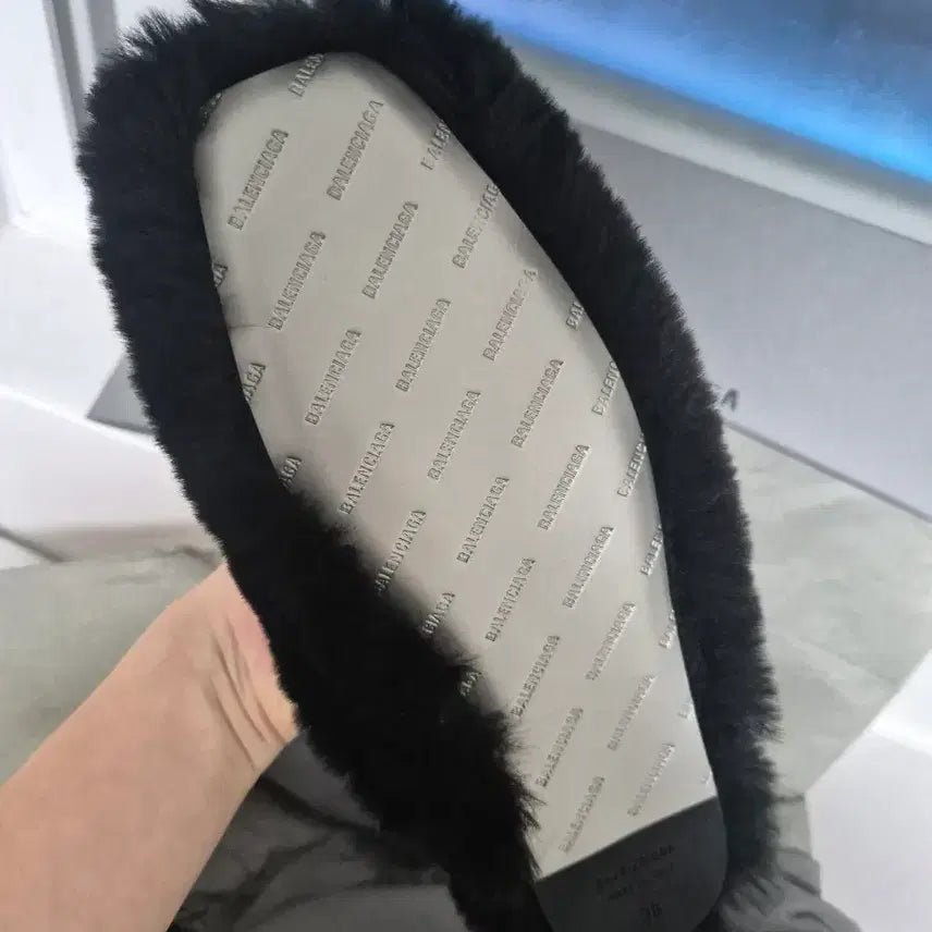 [BUNJANG] Balenciaga Teddy Mules Size 38 / 발렌시아가 테디 뮬 38사이즈 새상품