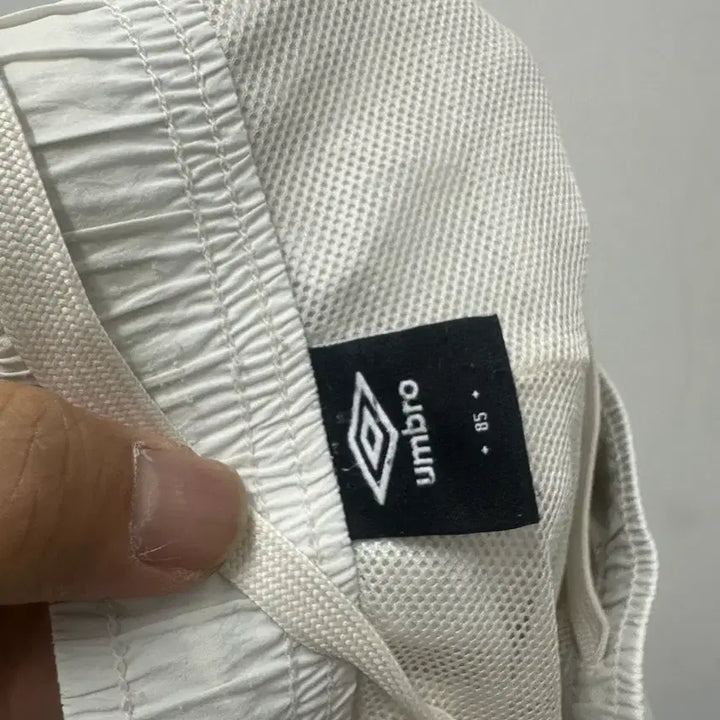 [BUNJANG] Umbro Vintage White Shorts XL / [만원 아라비아빈티지]엄브로 반바지 화이트 XL