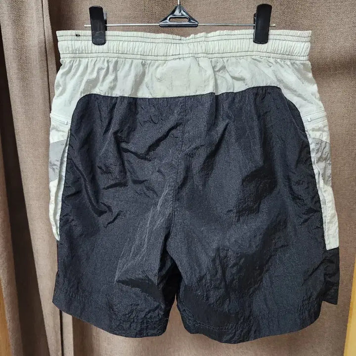 [SOLD OUT] 나이키 컬러블록 반바지 블랙/화이트
