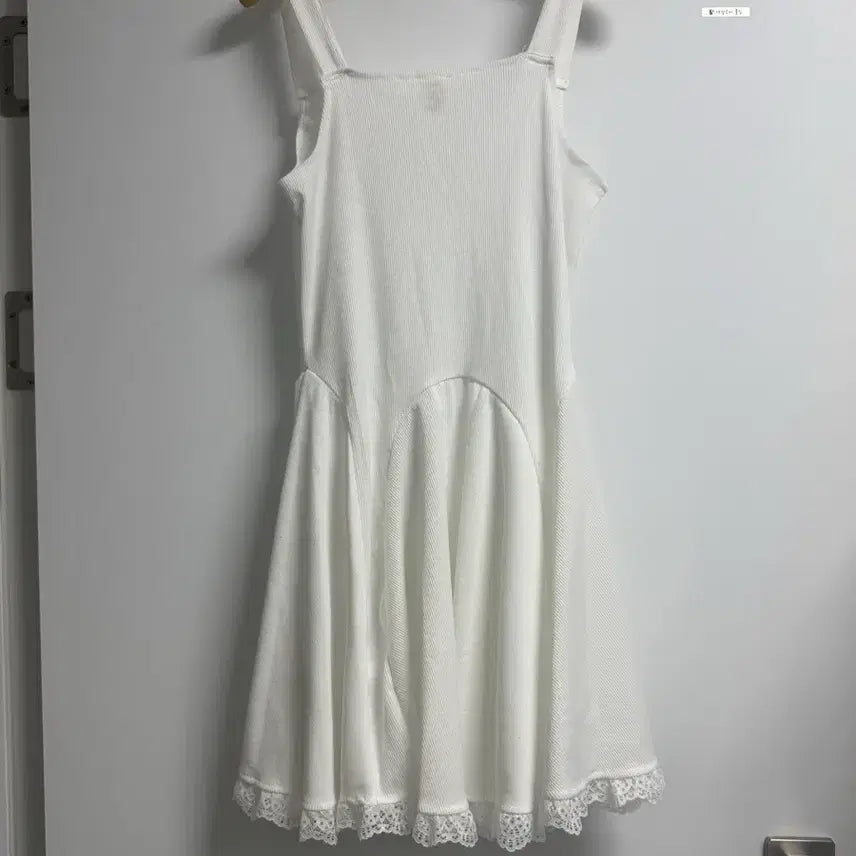 [SOLD OUT] 화이트 레이스 끈 나시 원피스