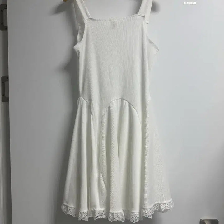 [SOLD OUT] 화이트 레이스 끈 나시 원피스