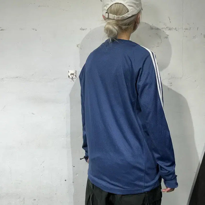 [BUNJANG] Adidas Sporty Blockcore Navy Long Sleeve T-shirt / 아디다스 네이비 스포티 블록코어 화이트 삼선 긴팔티 M