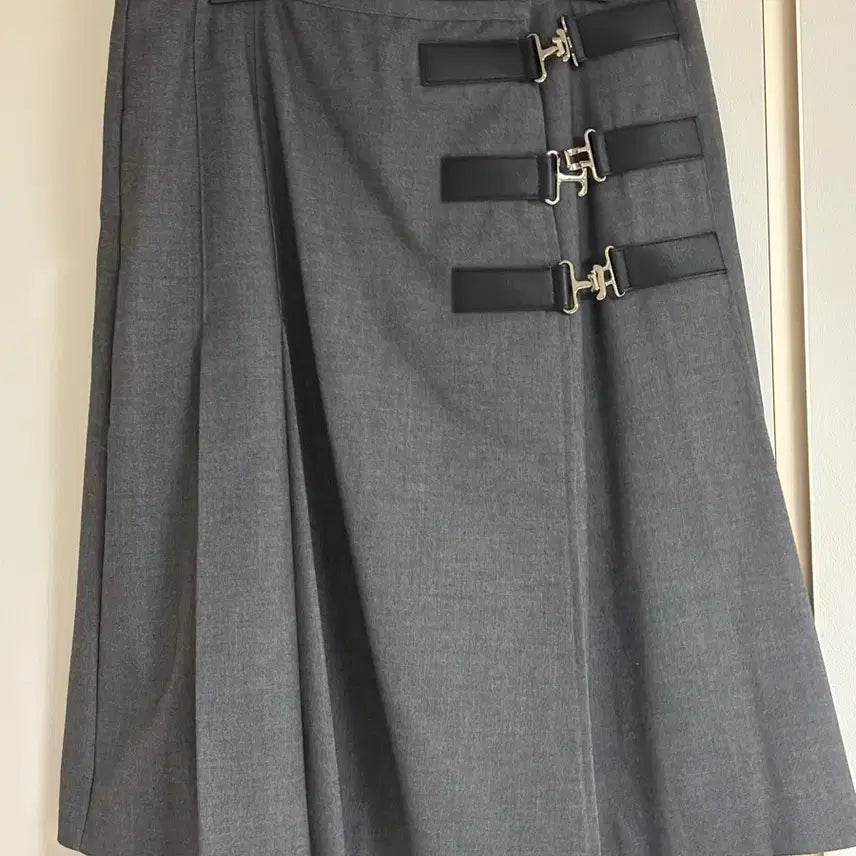 [BUNJANG] whynotus Buckle Midi Skirt / 와이낫어스 whynotus 버클 미디 스커트