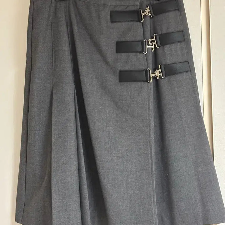 [BUNJANG] whynotus Buckle Midi Skirt / 와이낫어스 whynotus 버클 미디 스커트