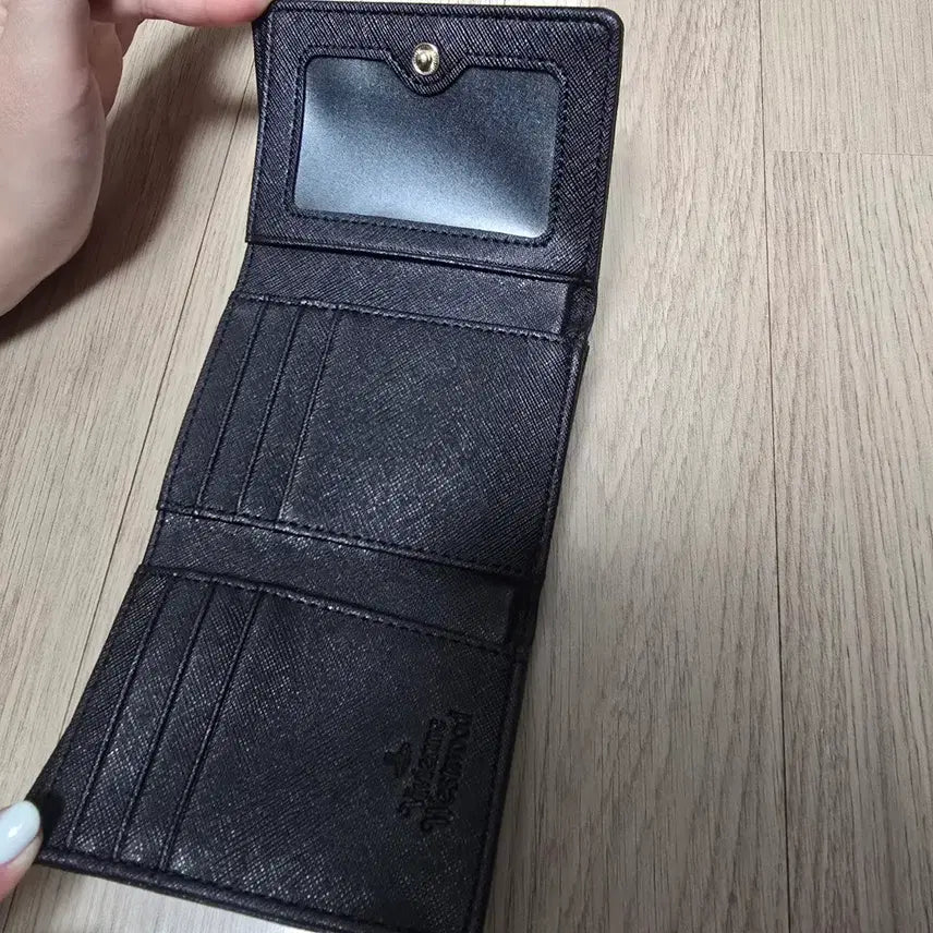 [SOLD OUT] 비비안웨스트우드 블랙 반지갑