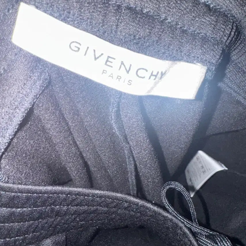 [BUNJANG] Givenchy Side Logo Training Pants / 지방시 사이드 로규 트레이닝 바지