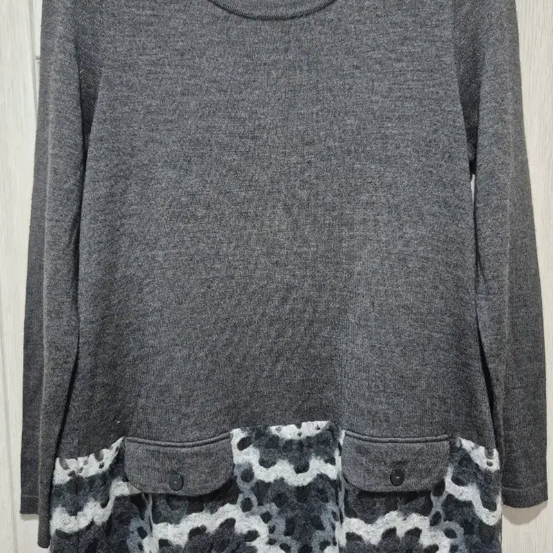 [BUNJANG] Floral Embroidered Gray Knit Tunic Top / 일본에서 가져온 새상품인 회색 꽃무늬 포인트 니트 튜닉(얇은 니트)~77
