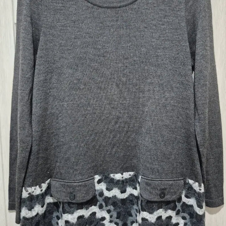 [BUNJANG] Floral Embroidered Gray Knit Tunic Top / 일본에서 가져온 새상품인 회색 꽃무늬 포인트 니트 튜닉(얇은 니트)~77