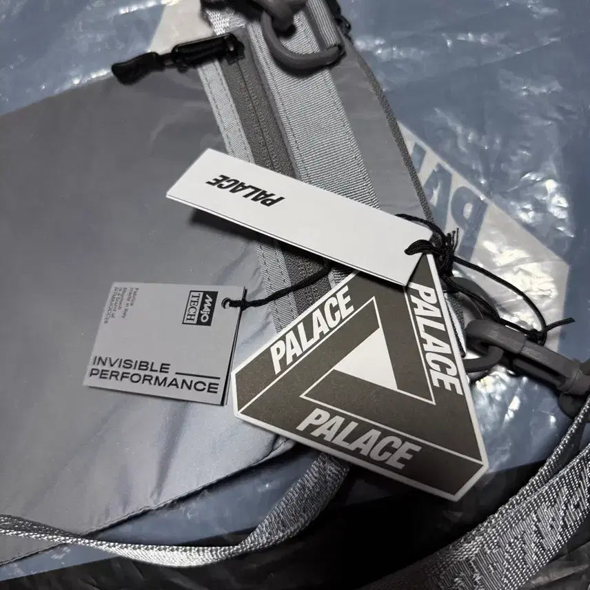 [BUNJANG] Palace Deflector Flat Sack Reflective Crossbody Bag / 팔라스 디플렉토 플랫색 리플렉티 크로스뱃