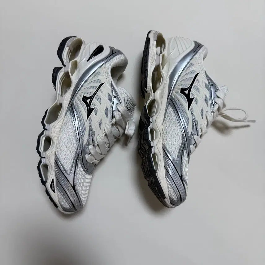 [BUNJANG] Mizuno Wave Prophecy LS Sneakers / 미즈노 웨이브 프로페시 LS 사이즈 250