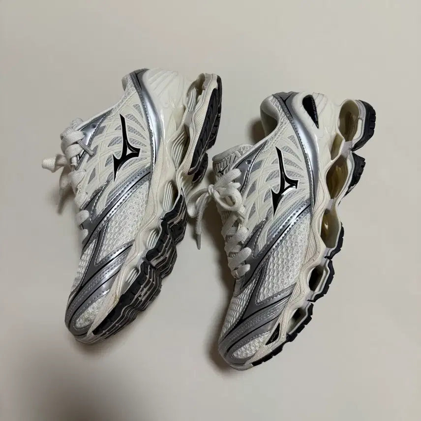 [BUNJANG] Mizuno Wave Prophecy LS Sneakers / 미즈노 웨이브 프로페시 LS 사이즈 250
