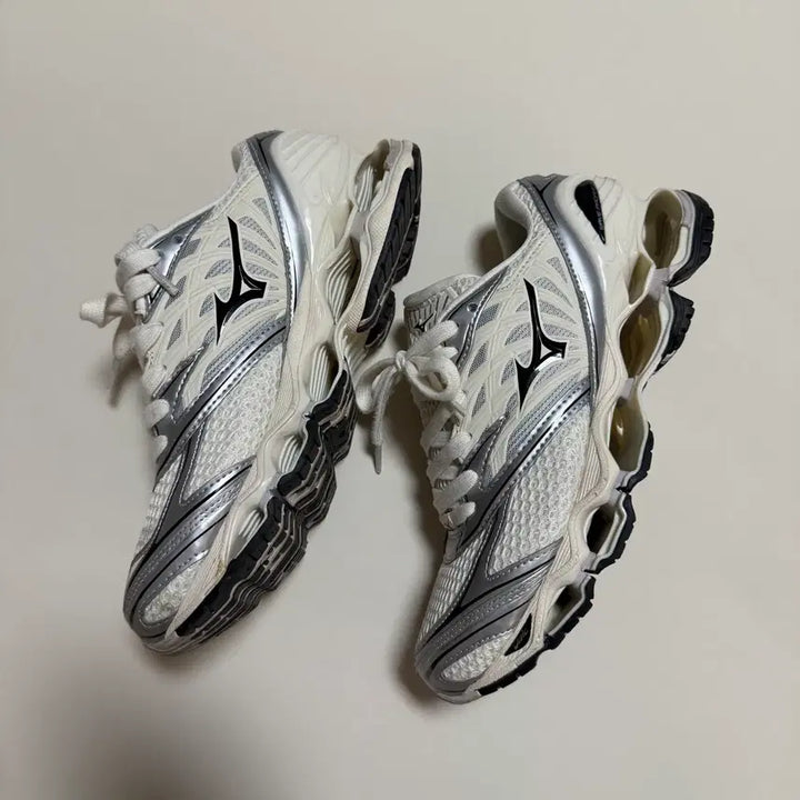 [BUNJANG] Mizuno Wave Prophecy LS Sneakers / 미즈노 웨이브 프로페시 LS 사이즈 250