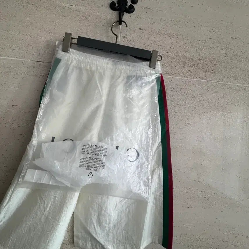 [BUNJANG] Gucci Tri-Stripe Jersey Bermuda Pants White / 구찌 삼선 져지 팬츠 화이트