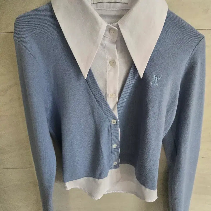 [SOLD OUT] 어반드레스 셔츠가디건 소라색 판매합니다