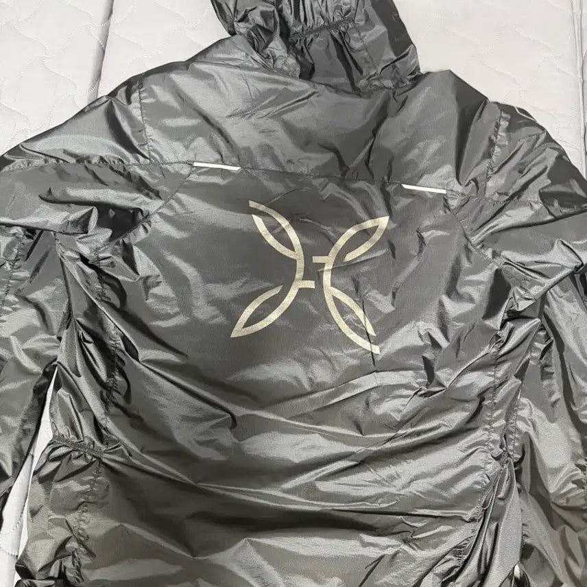 [SOLD OUT] 몬츄라 스카이자켓 25fw XL 판매합니다.