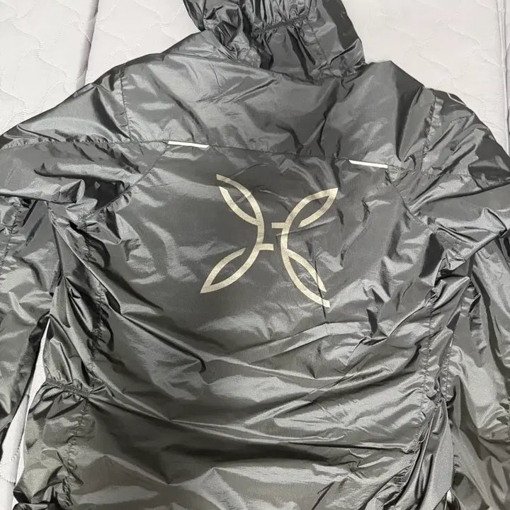 [SOLD OUT] 몬츄라 스카이자켓 25fw XL 판매합니다.