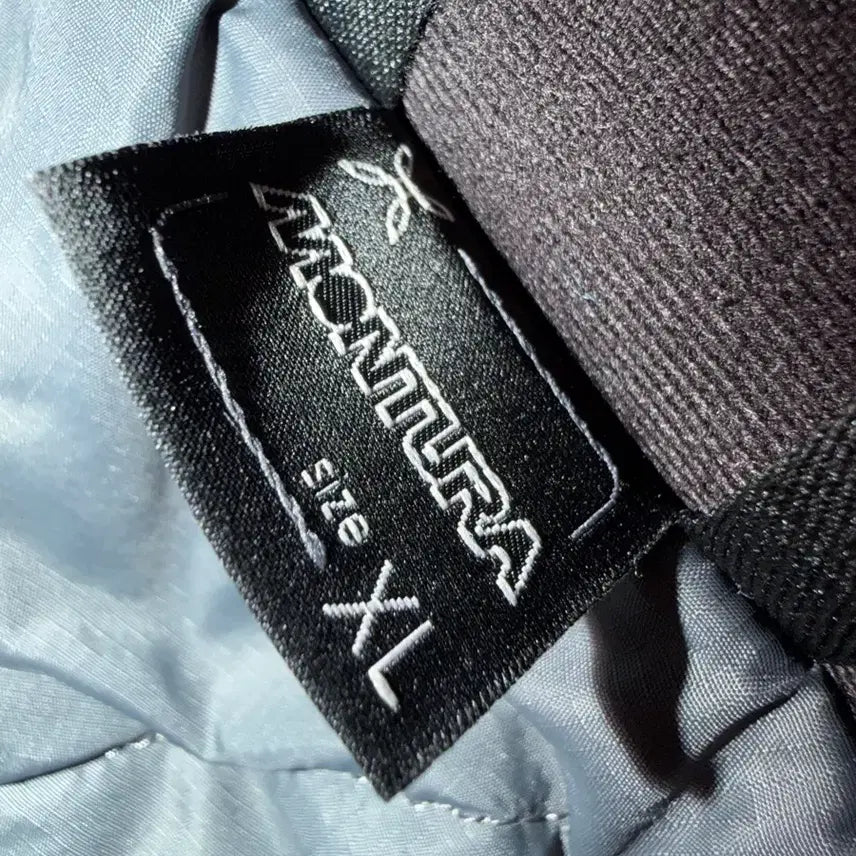 [SOLD OUT] 몬츄라 스카이자켓 25fw XL 판매합니다.