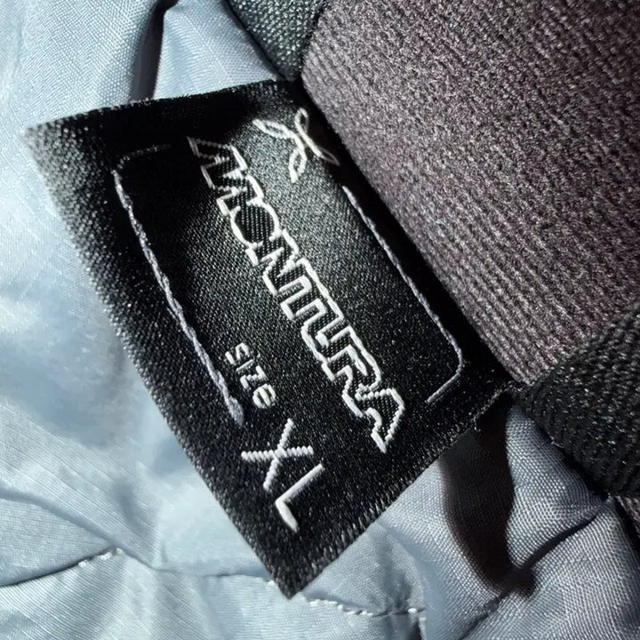 [SOLD OUT] 몬츄라 스카이자켓 25fw XL 판매합니다.
