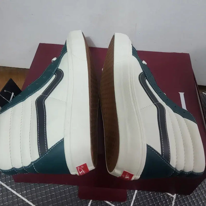 [BUNJANG] Vans Sk8-Hi Bolt Green Leather Sneakers / 새상품 반스 sk 8볼트 바이 스케이트 하이 그린 레더 스니커즈 270