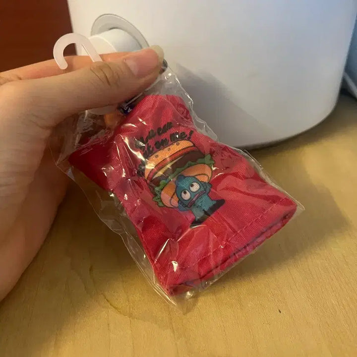 [BUNJANG] Sanrio Hangyodon T-Shirt Gacha Keyring / 23년도 산리오 한교동 티셔츠 가챠 키링 쿠지 항교동