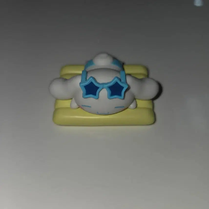 [BUNJANG] Sanrio My Melody Pool Gacha Figure / 산리오 수영장 가챠 마이멜로디 마멜 개봉