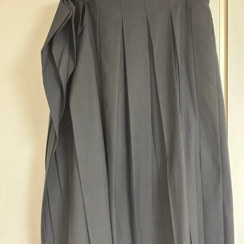 [BUNJANG] eonts Offbeat Pleats Skirt / 에옹쓰 eonts offbeat pleats skirt2024