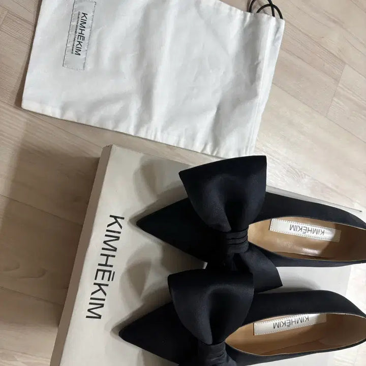 [SOLD OUT] 김해김 먼로우 블랙 37 사이즈 (웨딩촬영30분 착용)