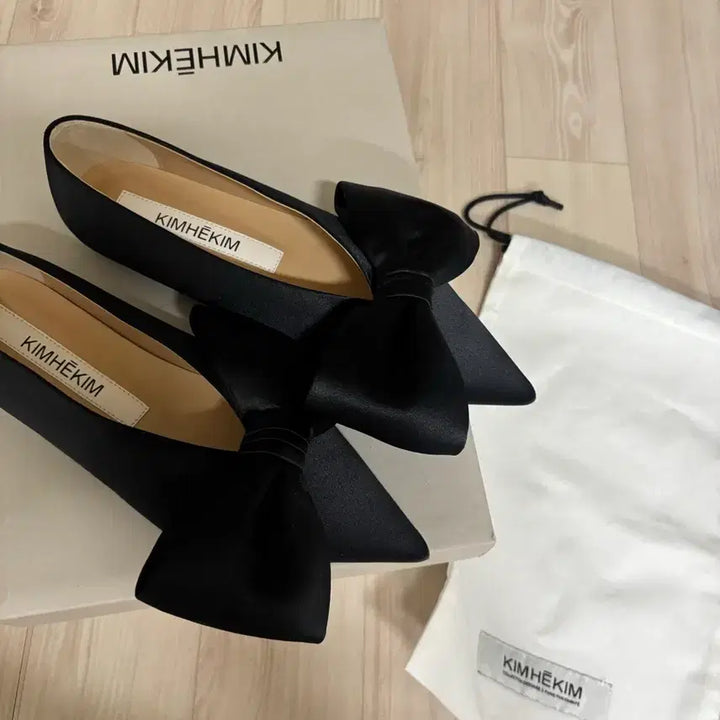 [SOLD OUT] 김해김 먼로우 블랙 37 사이즈 (웨딩촬영30분 착용)