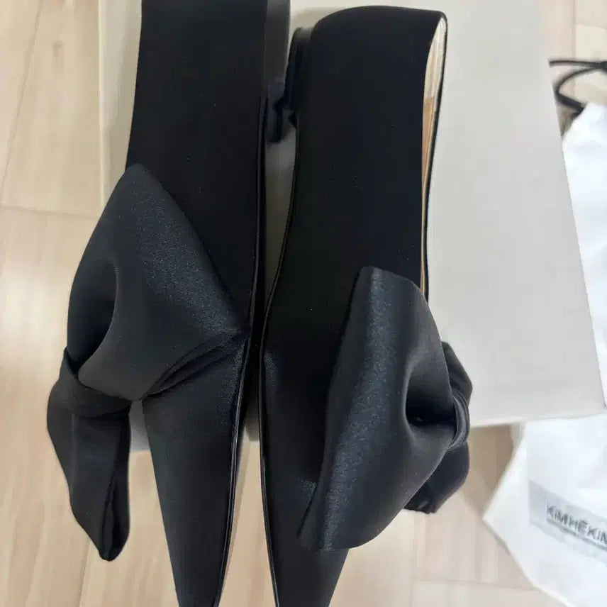 [SOLD OUT] 김해김 먼로우 블랙 37 사이즈 (웨딩촬영30분 착용)