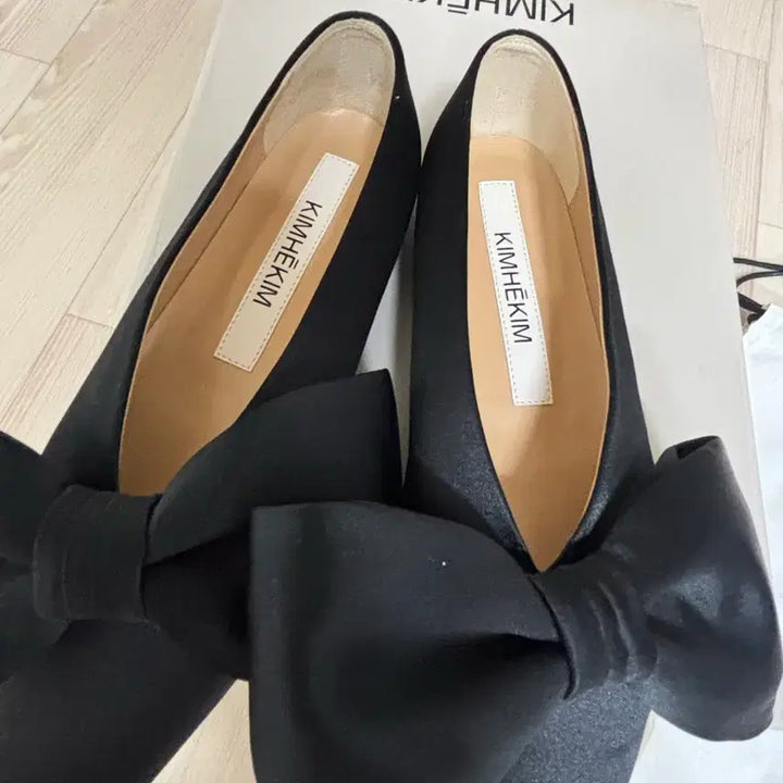 [SOLD OUT] 김해김 먼로우 블랙 37 사이즈 (웨딩촬영30분 착용)
