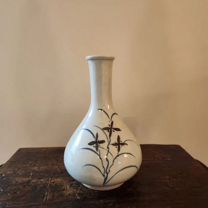 [BUNJANG] Celadon Porcelain Vase with Floral Design / 청화동화 화훼문 백자 화병 작가 수결 유 작가 미상 고품격 도자