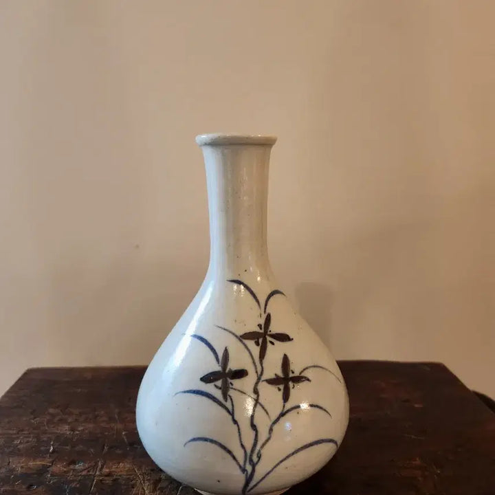 [BUNJANG] Celadon Porcelain Vase with Floral Design / 청화동화 화훼문 백자 화병 작가 수결 유 작가 미상 고품격 도자
