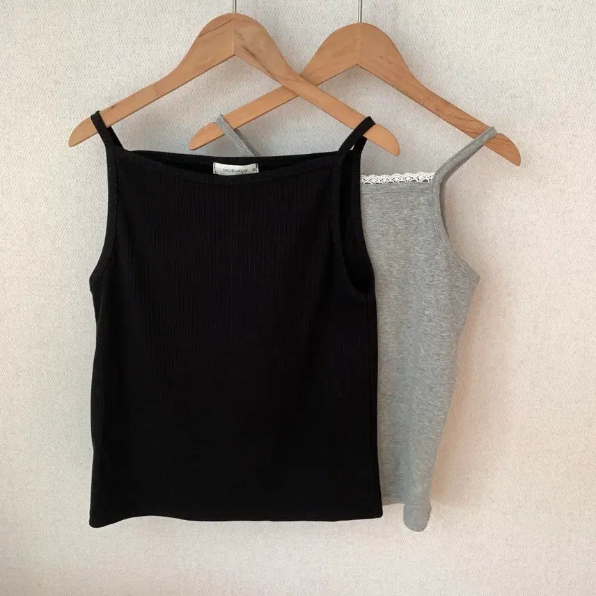 [BUNJANG] Delightmoon &amp; Nearwear Bundle Set of Two Tank Tops / 새상품 딜라잇문, 니어웨어 나시일괄