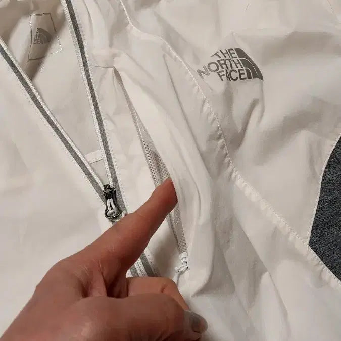 [BUNJANG] The North Face Windbreaker Jacket (M) / 노스페이스) 바람막이 자켓 (M)