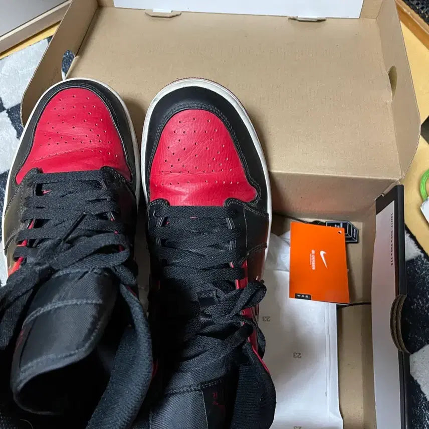 [BUNJANG] Nike Air Jordan 1 Mid Bred Sneakers 265mm / 나이키 에어 조던 1 미드 브레드 265