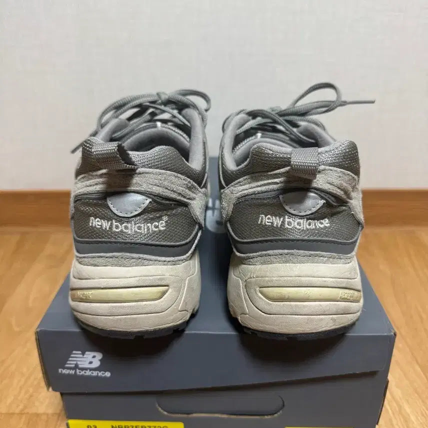 [BUNJANG] New Balance 878 Gray Sneakers / 뉴발란스 878 그레이 270