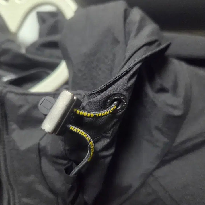 [BUNJANG] National Geographic Windbreaker Jacket (Size 95) / 내셔널지오그래픽 바람막이 95