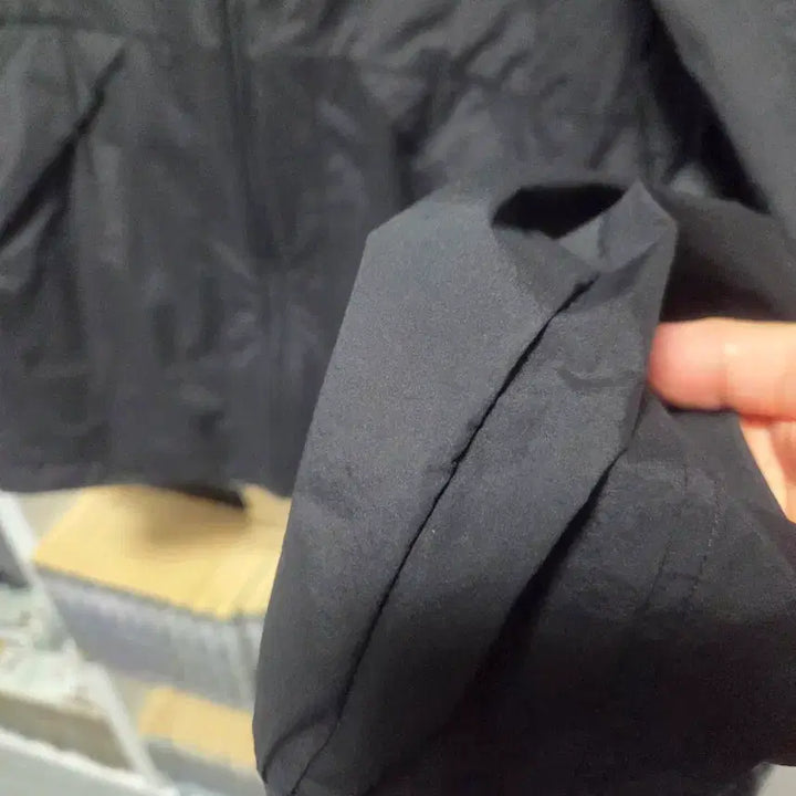 [BUNJANG] National Geographic Windbreaker Jacket (Size 95) / 내셔널지오그래픽 바람막이 95