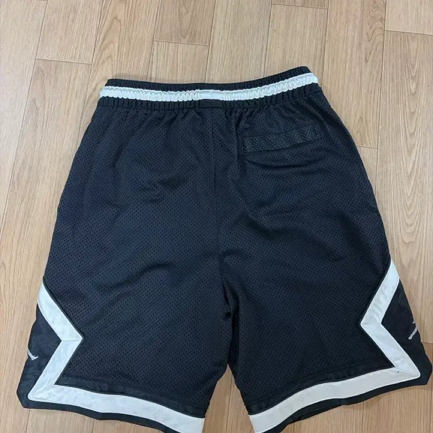 [SOLD OUT] 나이키 아카데미 다이아몬드 쇼츠