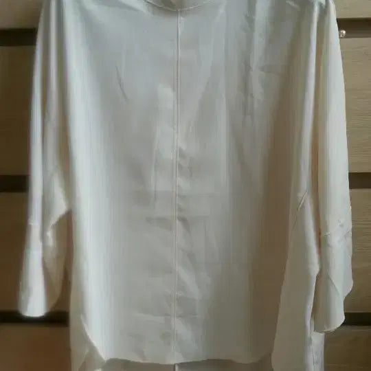 [BUNJANG] MOGG Ivory Pearl Blouse / 모그 블라우스ㅡ택달린새상품