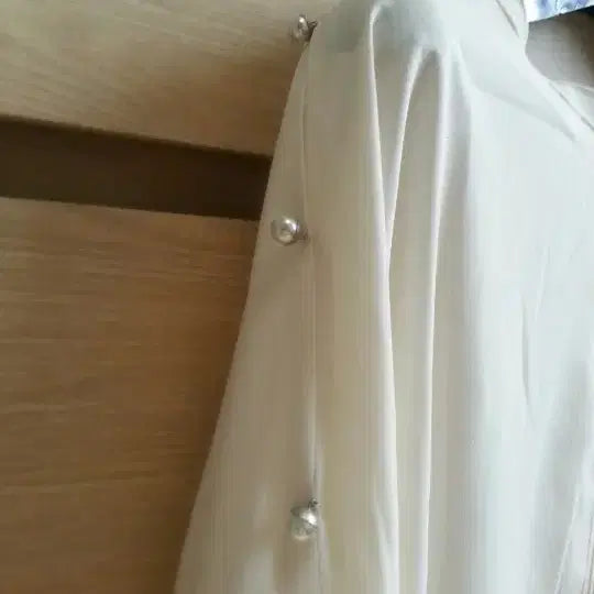 [BUNJANG] MOGG Ivory Pearl Blouse / 모그 블라우스ㅡ택달린새상품